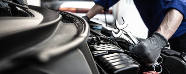 Car,Care,Maintenance,And,Servicing,,Close-up,Hand,Technician,Auto,Mechanic