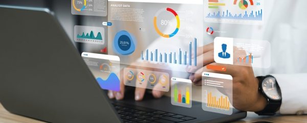 An,Analyst,Uses,A,Computer,And,Dashboard,For,Data,Business